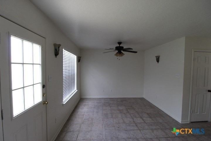 2412 Skylark Cir - Photo 7 of 26