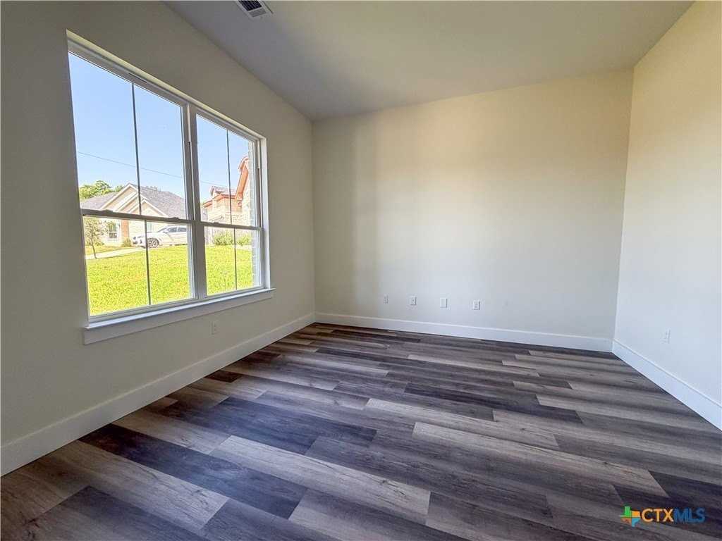 4415 Austin Cir - Photo 6 of 27