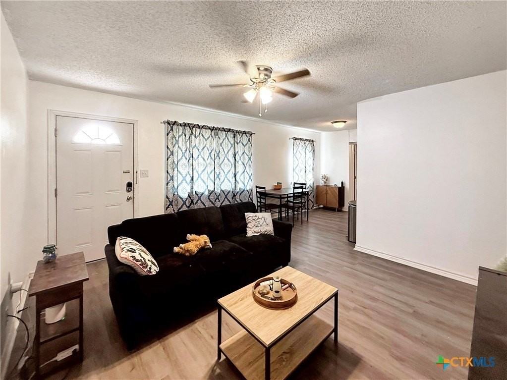 821 S Mill St - Photo 5 of 18