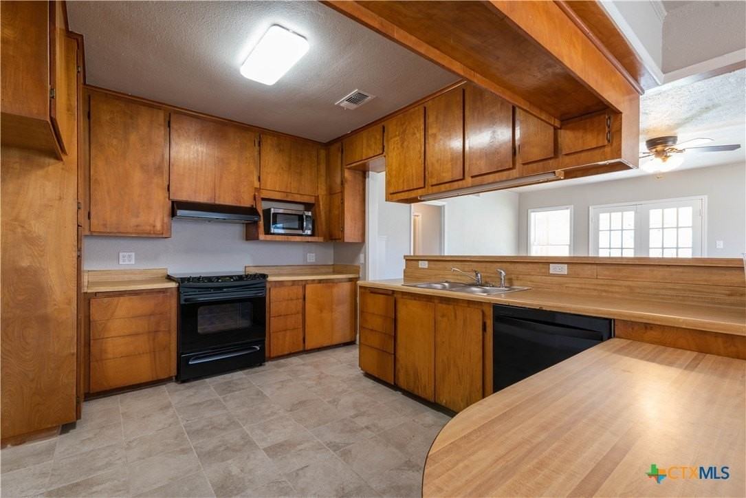 609 S Pecan Ave - Photo 5 of 14
