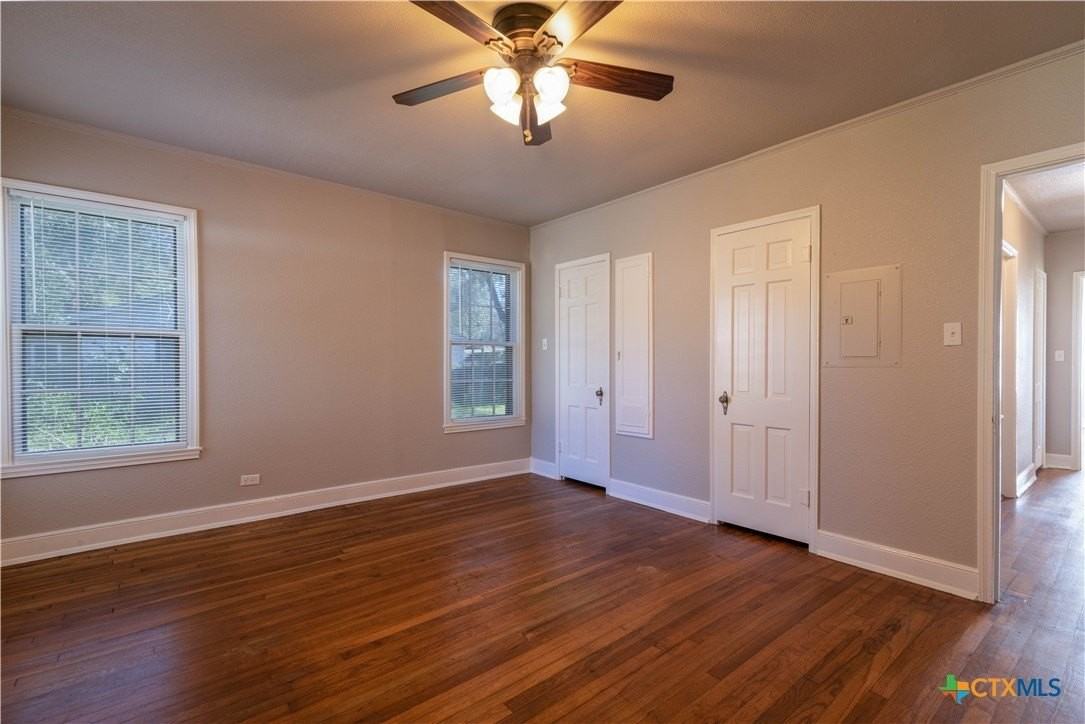 609 S Pecan Ave - Photo 7 of 14