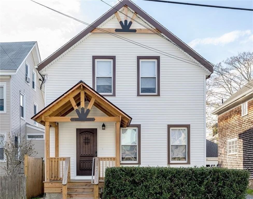 18 Hall Ave