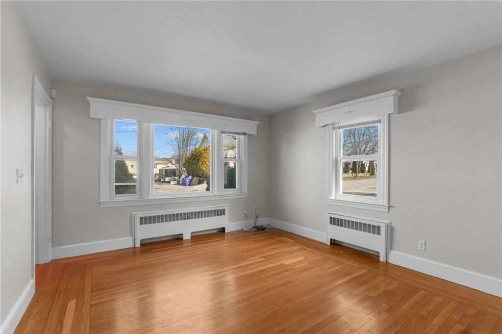 196 Wardlaw Ave - Photo 2 of 20