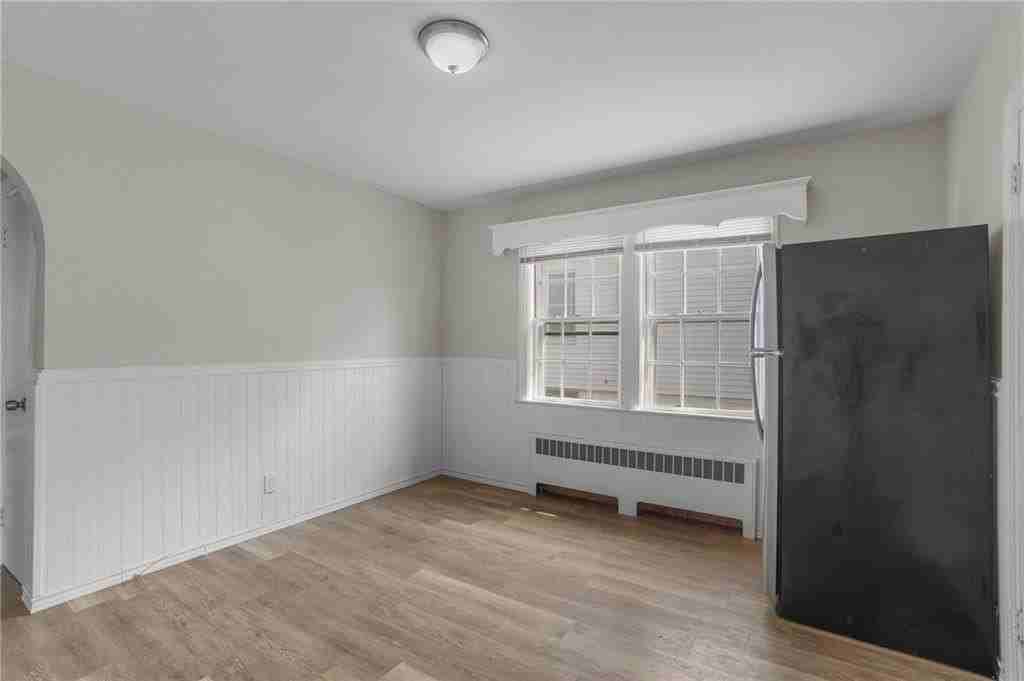 196 Wardlaw Ave - Photo 6 of 20