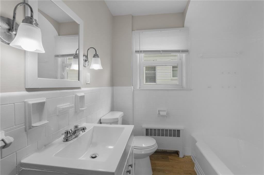 196 Wardlaw Ave - Photo 7 of 20
