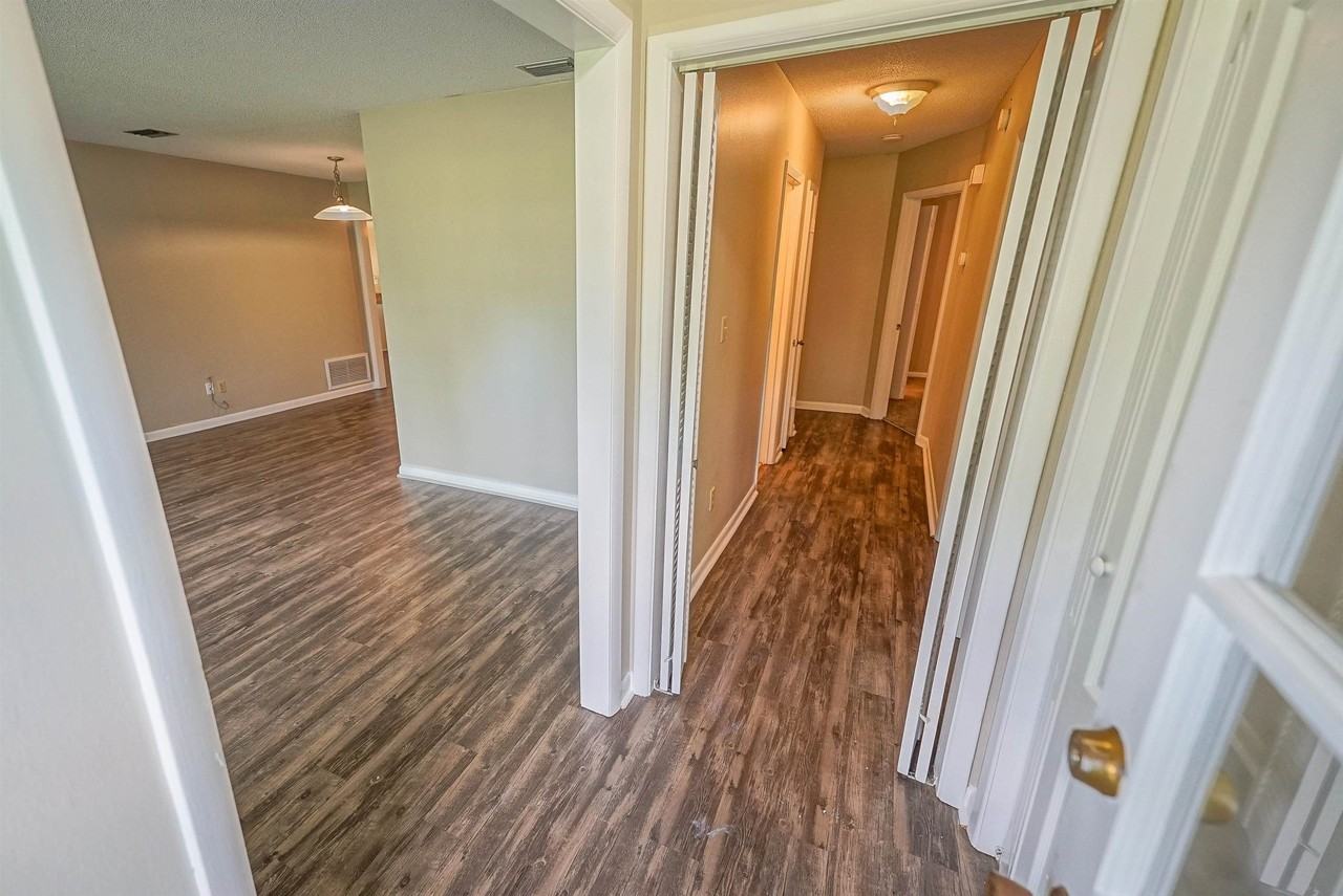 3005 Tipperary Dr - Photo 3 of 29