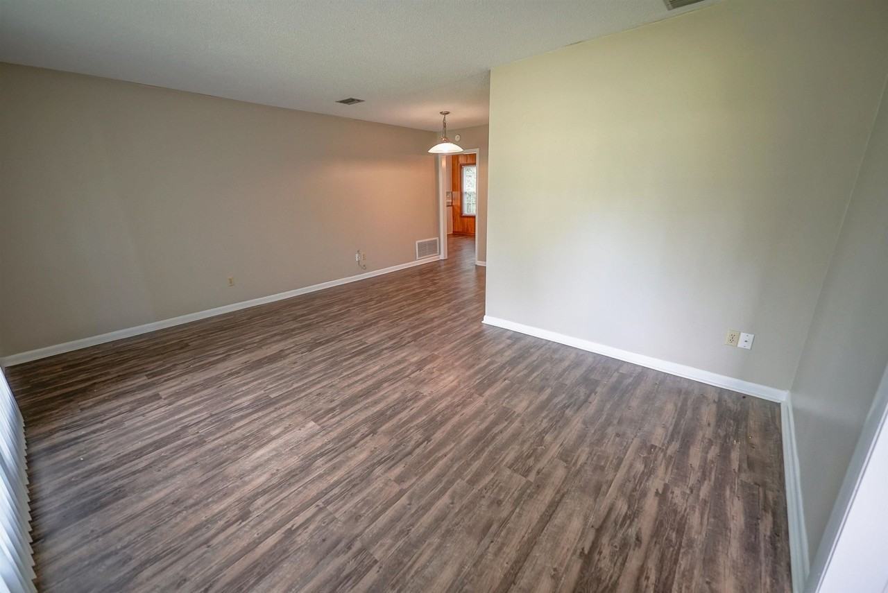 3005 Tipperary Dr - Photo 5 of 29