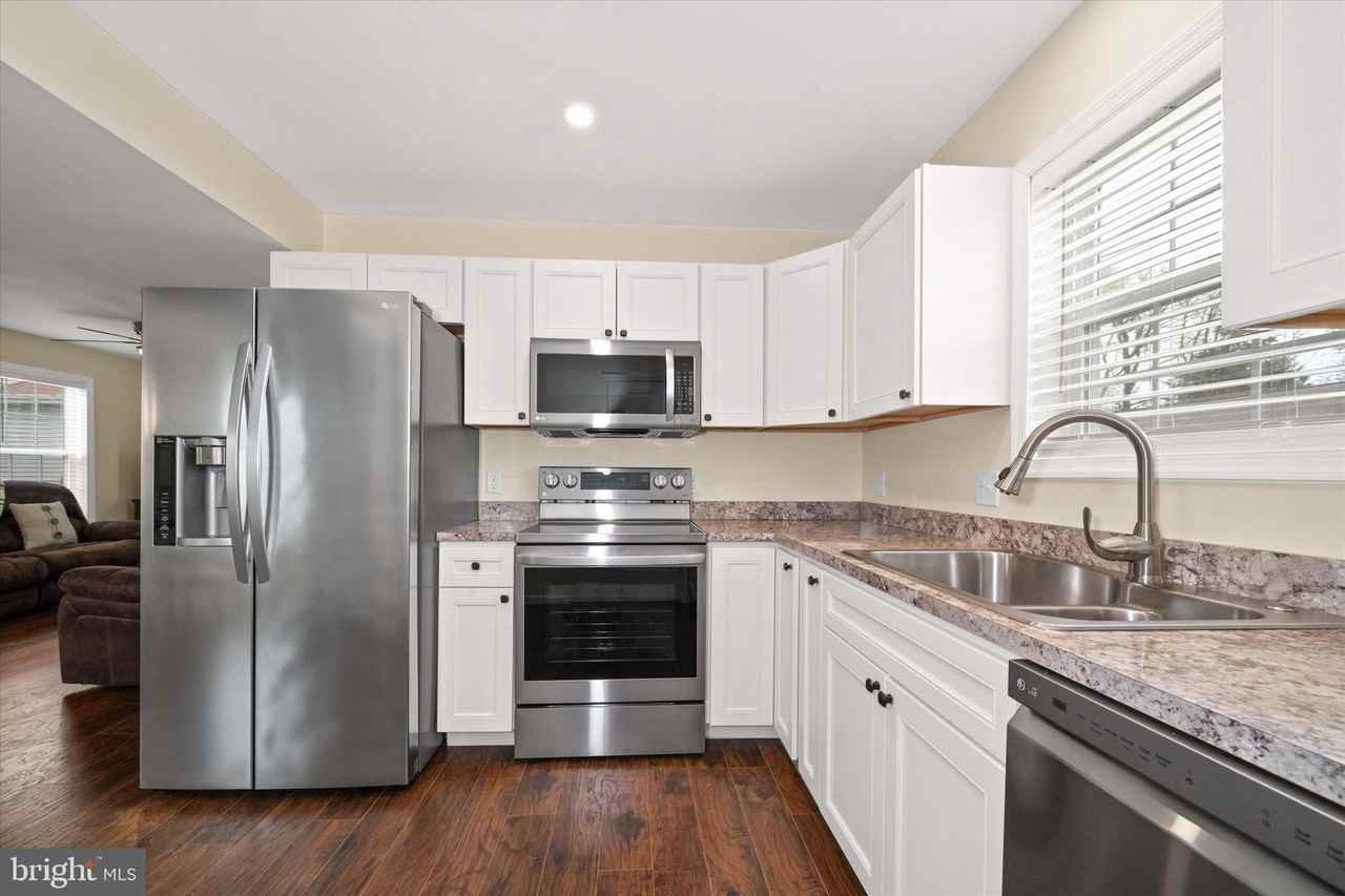 5 Hillside Ave - Photo 3 of 40