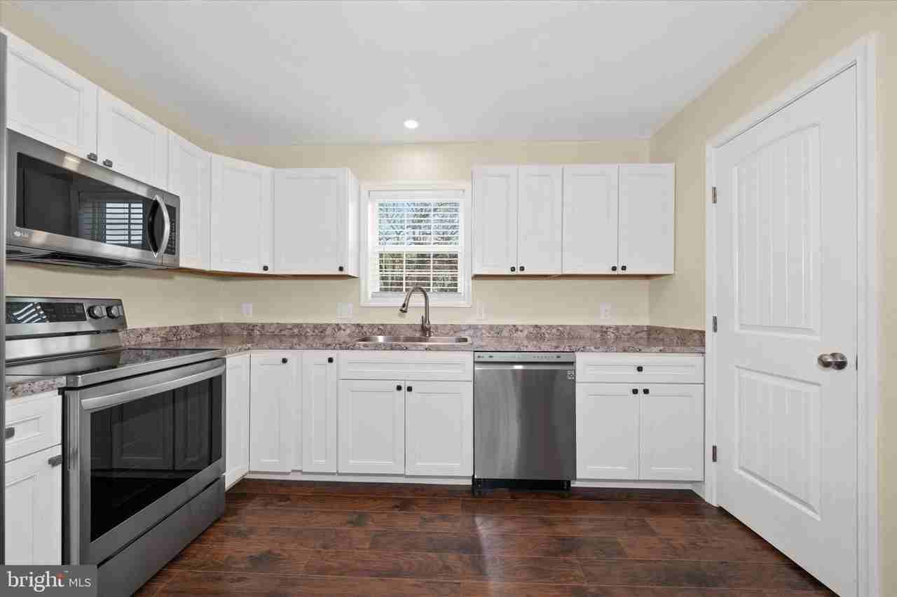 5 Hillside Ave - Photo 4 of 40