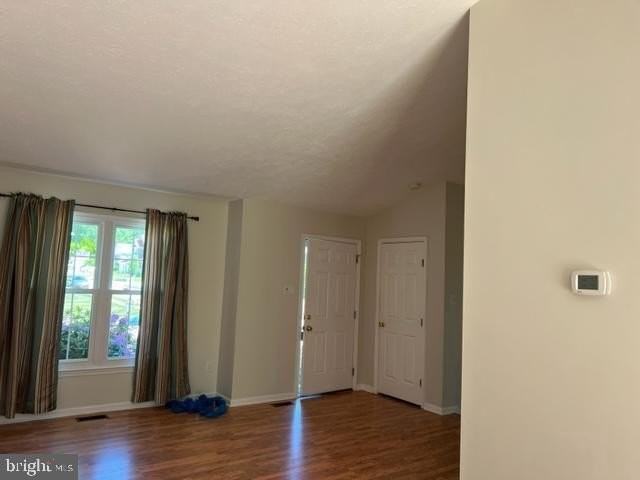 303 Kinross Dr - Photo 2 of 19