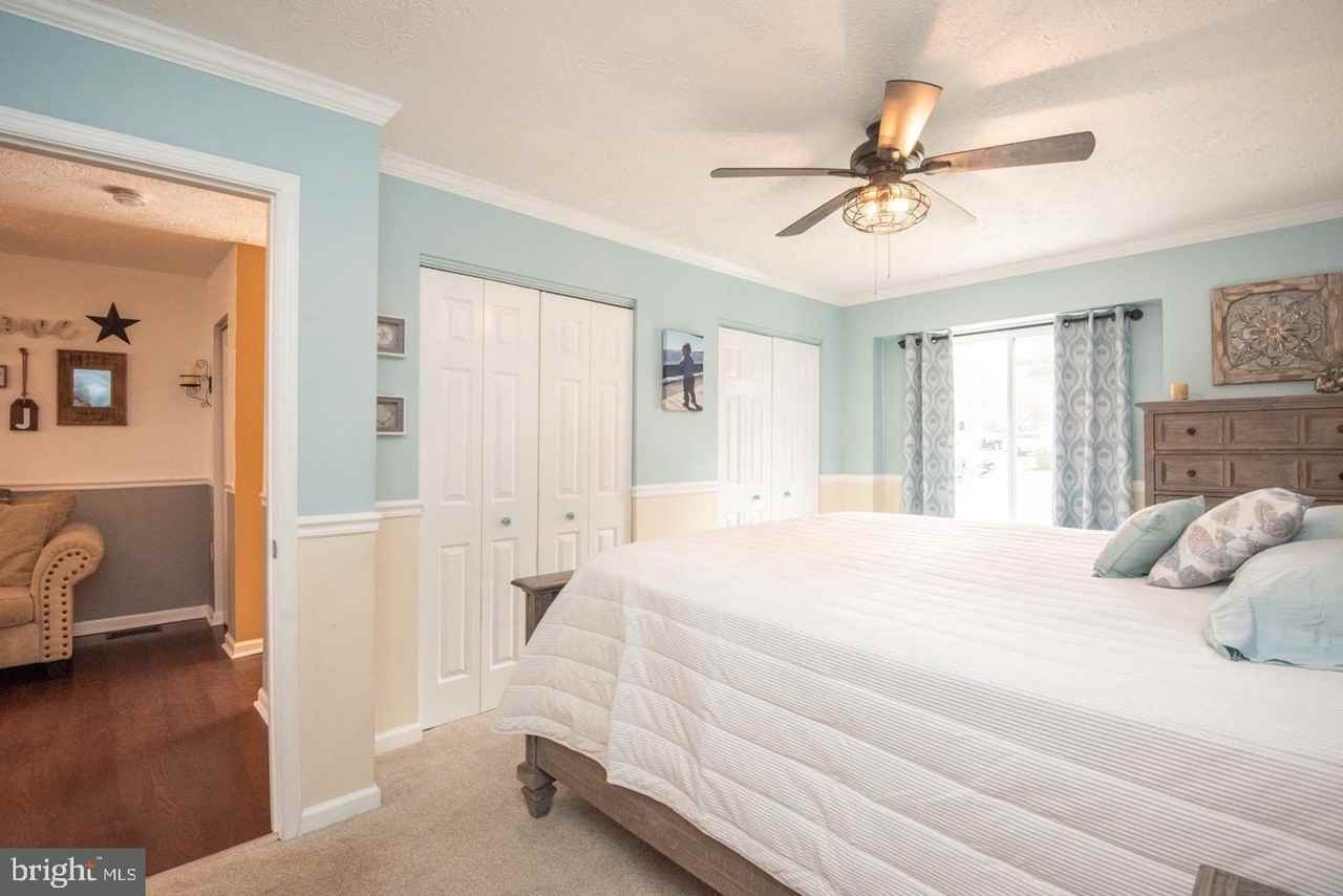 502 Greenhill Ct - Photo 5 of 31