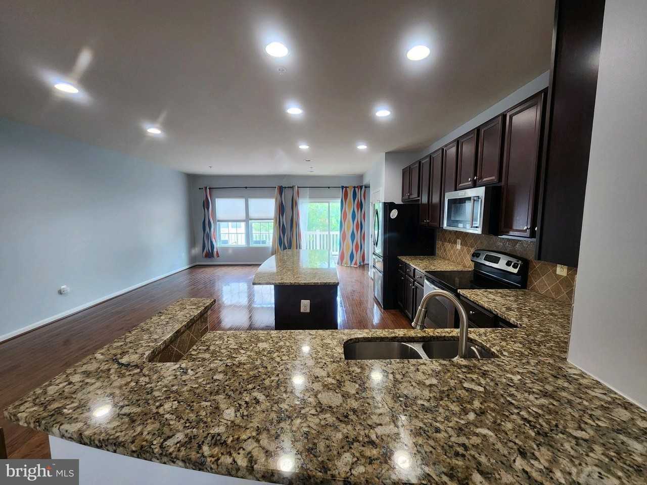 729 Olive Wood Ln - Photo 4 of 17