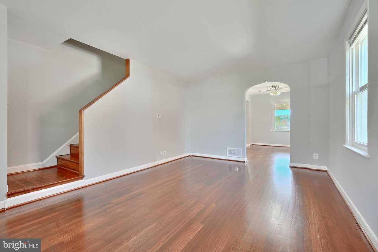 530 47th St - Photo 5 of 29