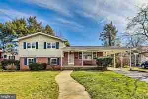 featured image of 1208 Pinewood Dr