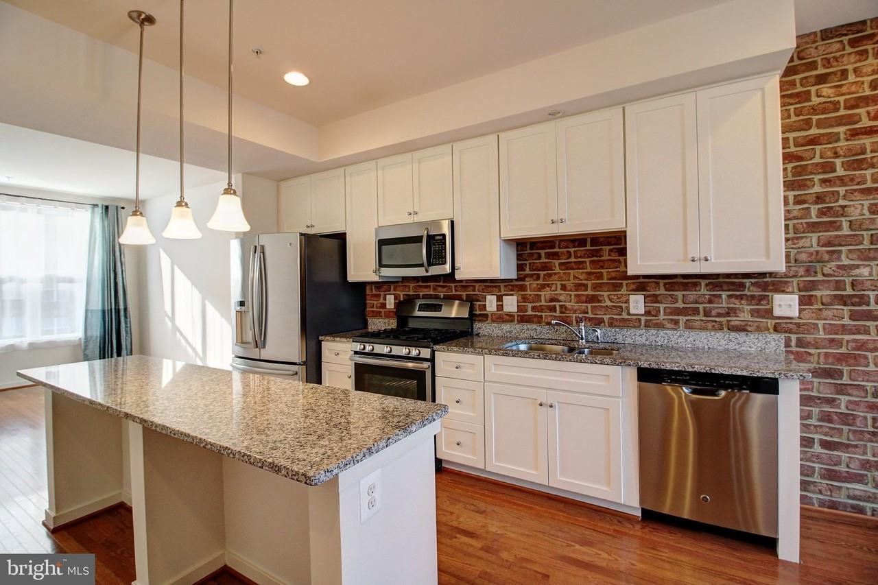 1414 Wheyfield Dr - Photo 4 of 22