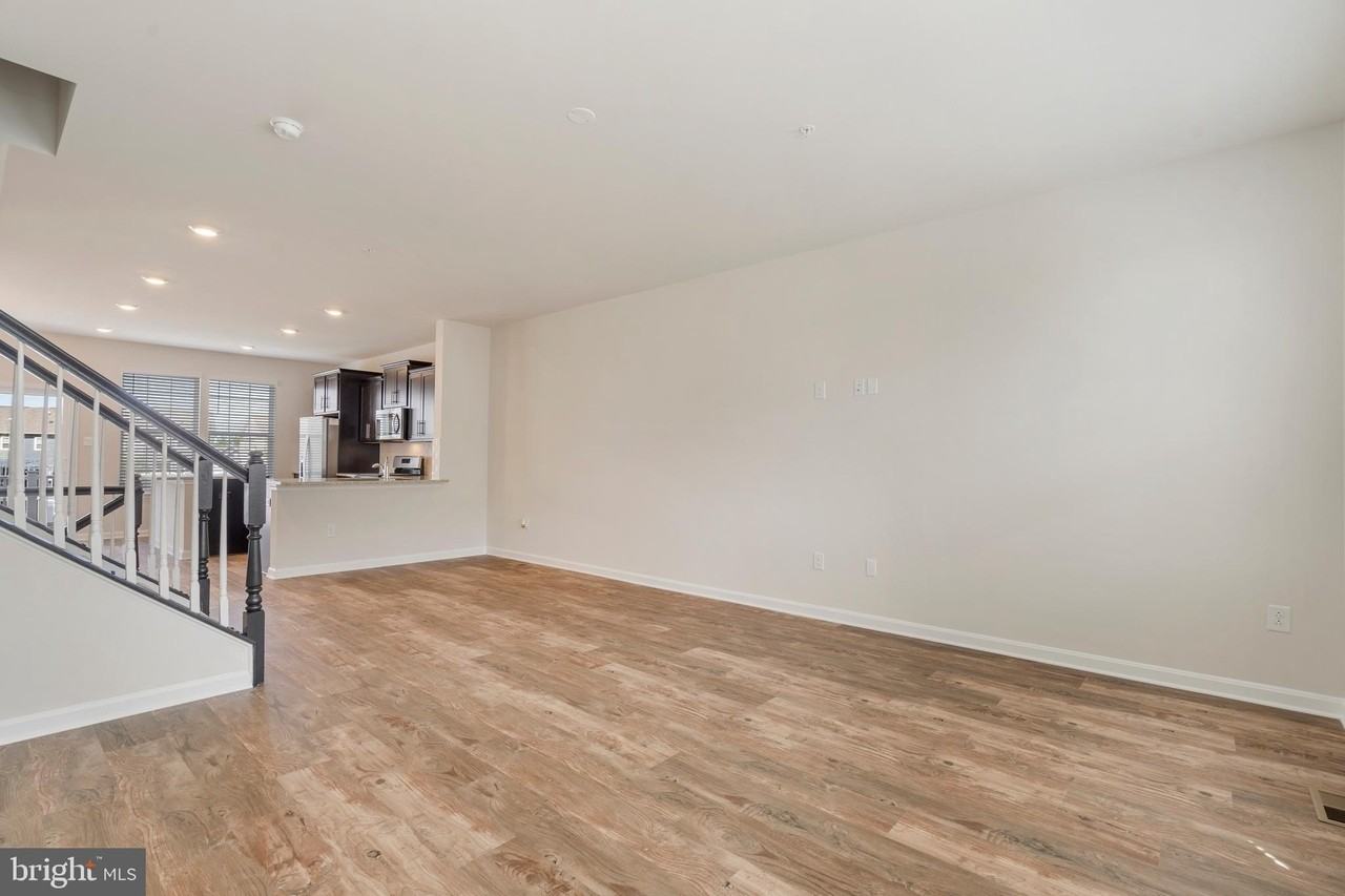 7054 Delegate Pl - Photo 5 of 36