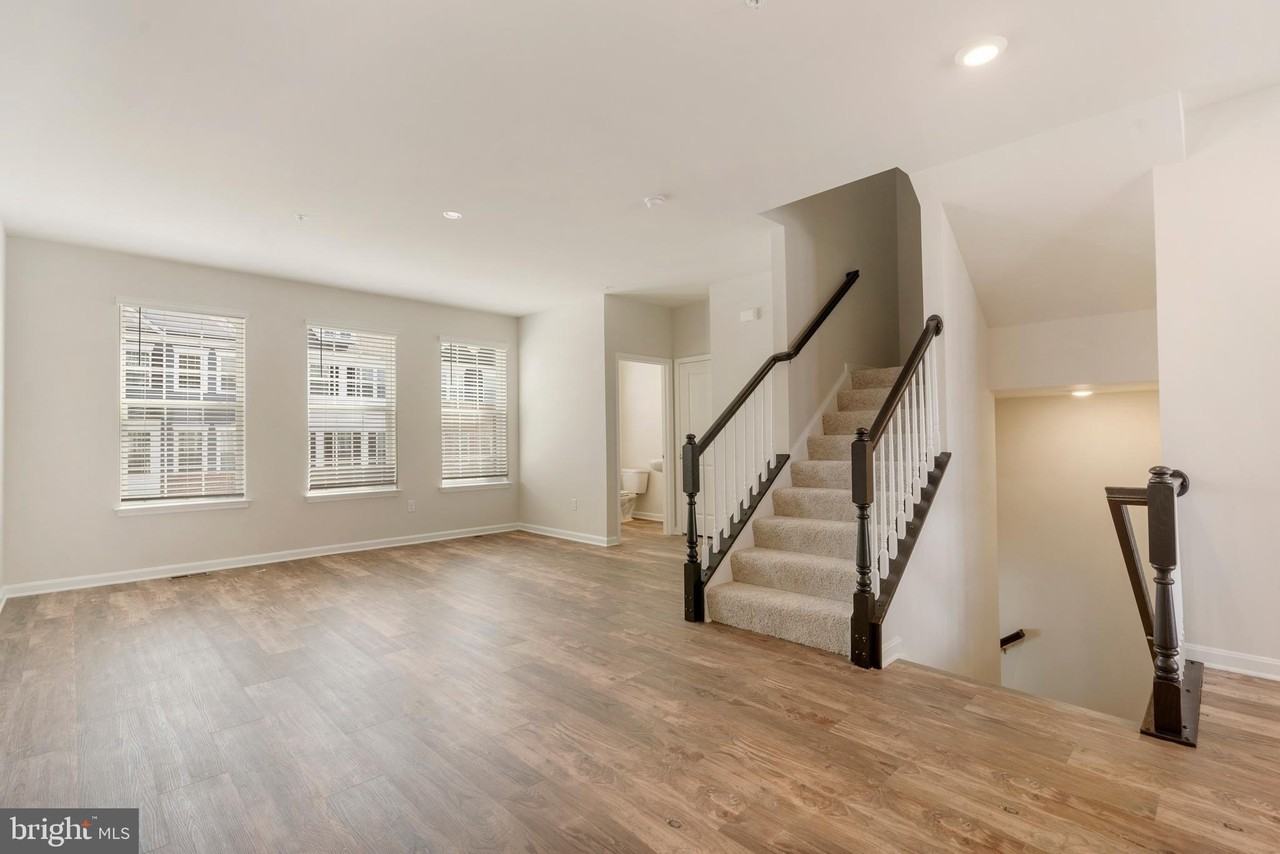 7054 Delegate Pl - Photo 6 of 36