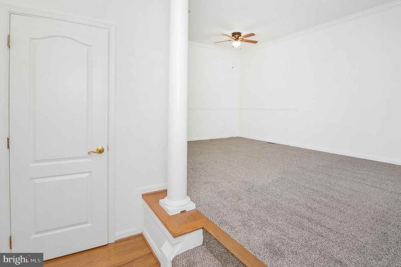 546 Kirkcaldy Way - Photo 2 of 33