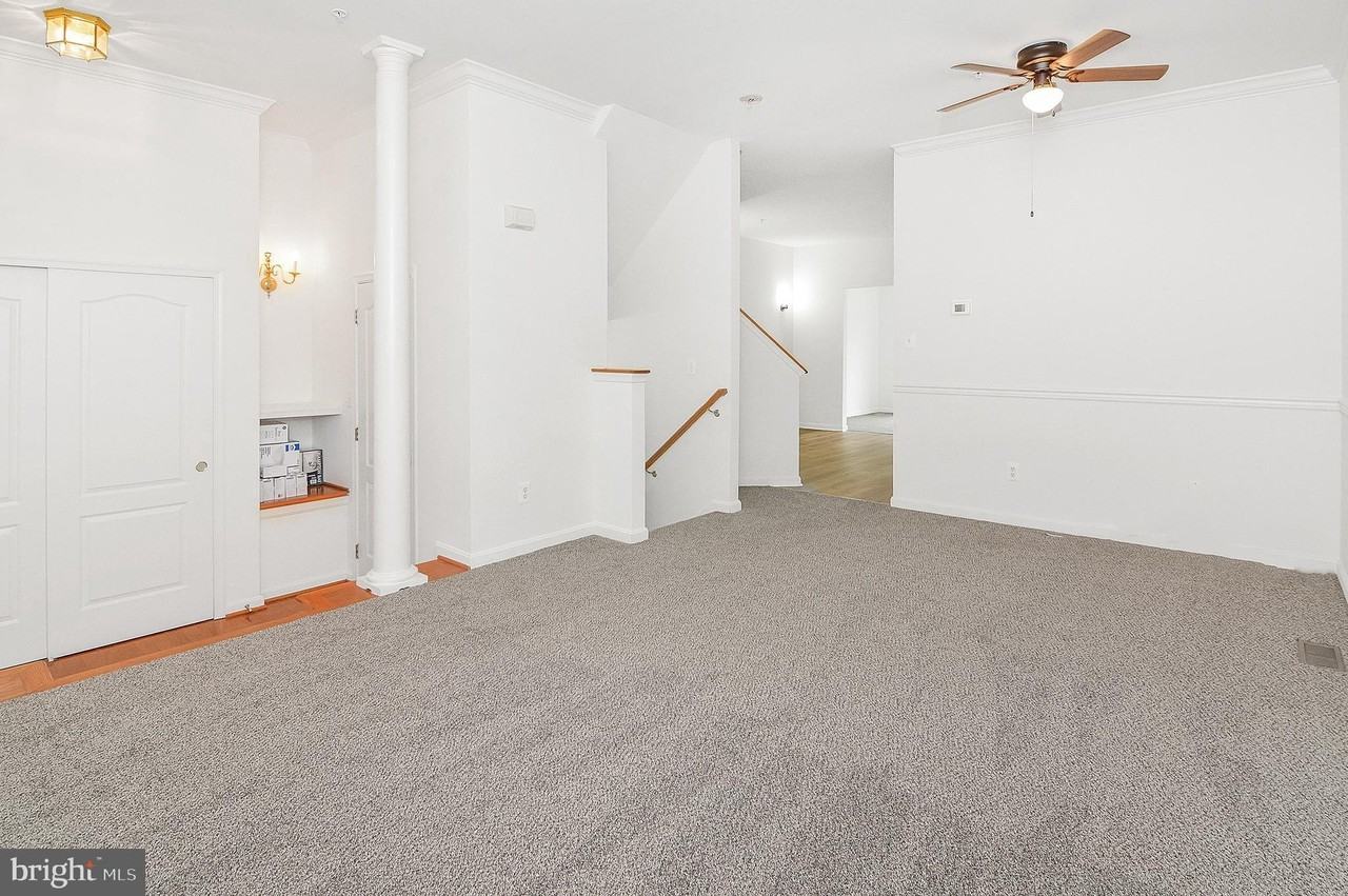 546 Kirkcaldy Way - Photo 4 of 33