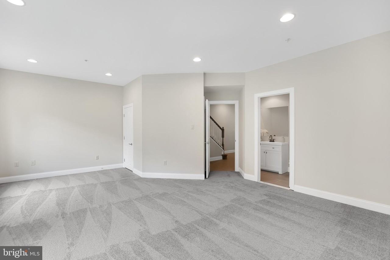 9769 Northern Lakes Ln - Photo 6 of 48