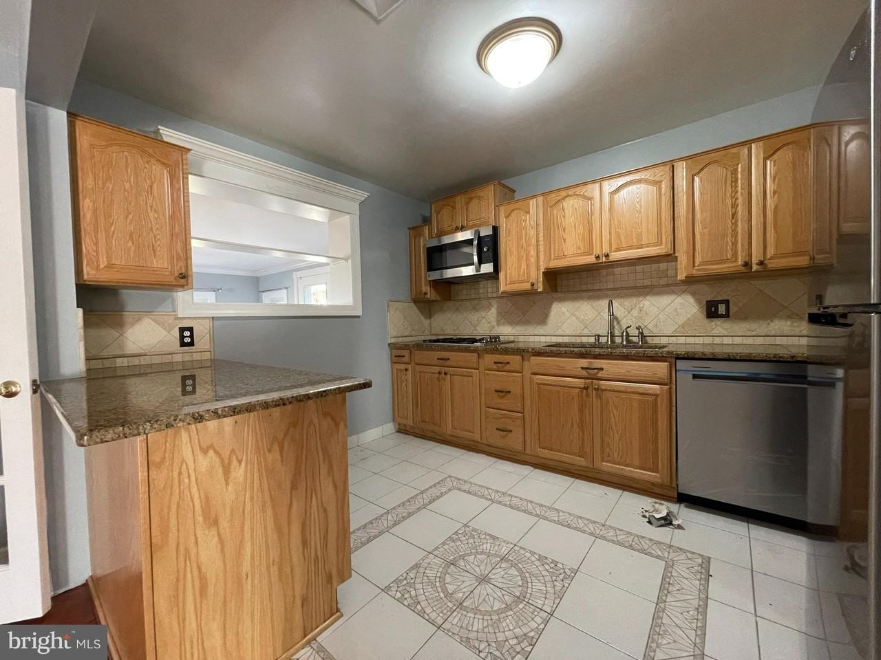 12705 Littleton St - Photo 6 of 33
