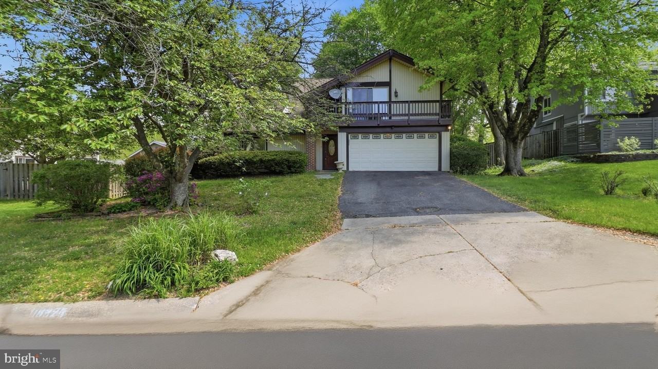 18925 Lindenhouse Rd - Photo 2 of 50