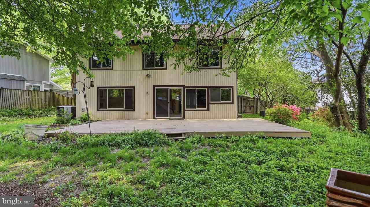 18925 Lindenhouse Rd - Photo 3 of 50