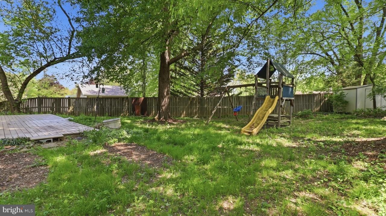 18925 Lindenhouse Rd - Photo 5 of 50