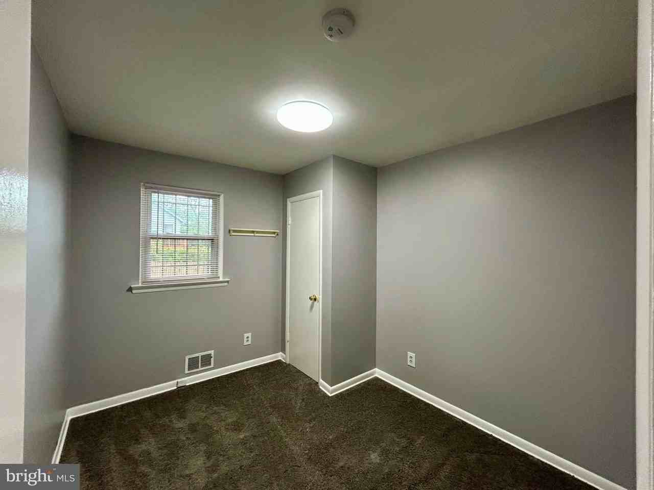 522 70th St - Photo 2 of 15