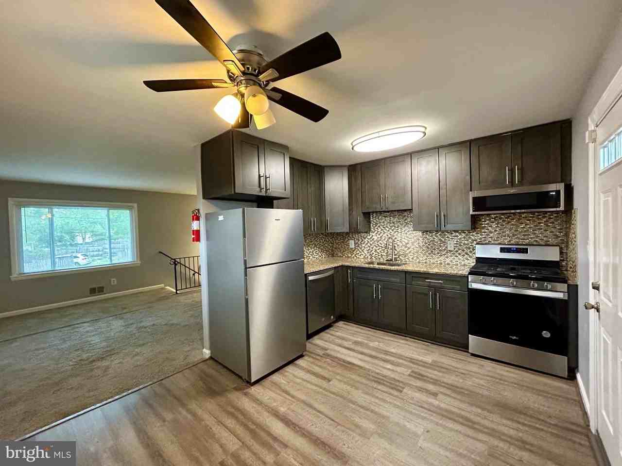 522 70th St - Photo 7 of 15