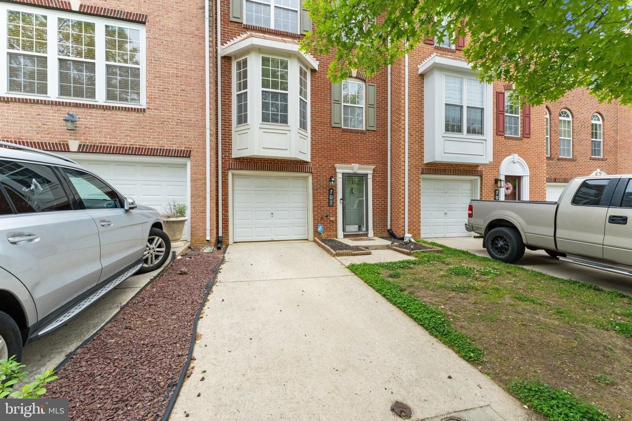 702 Anoosh Ct - Photo 2 of 30