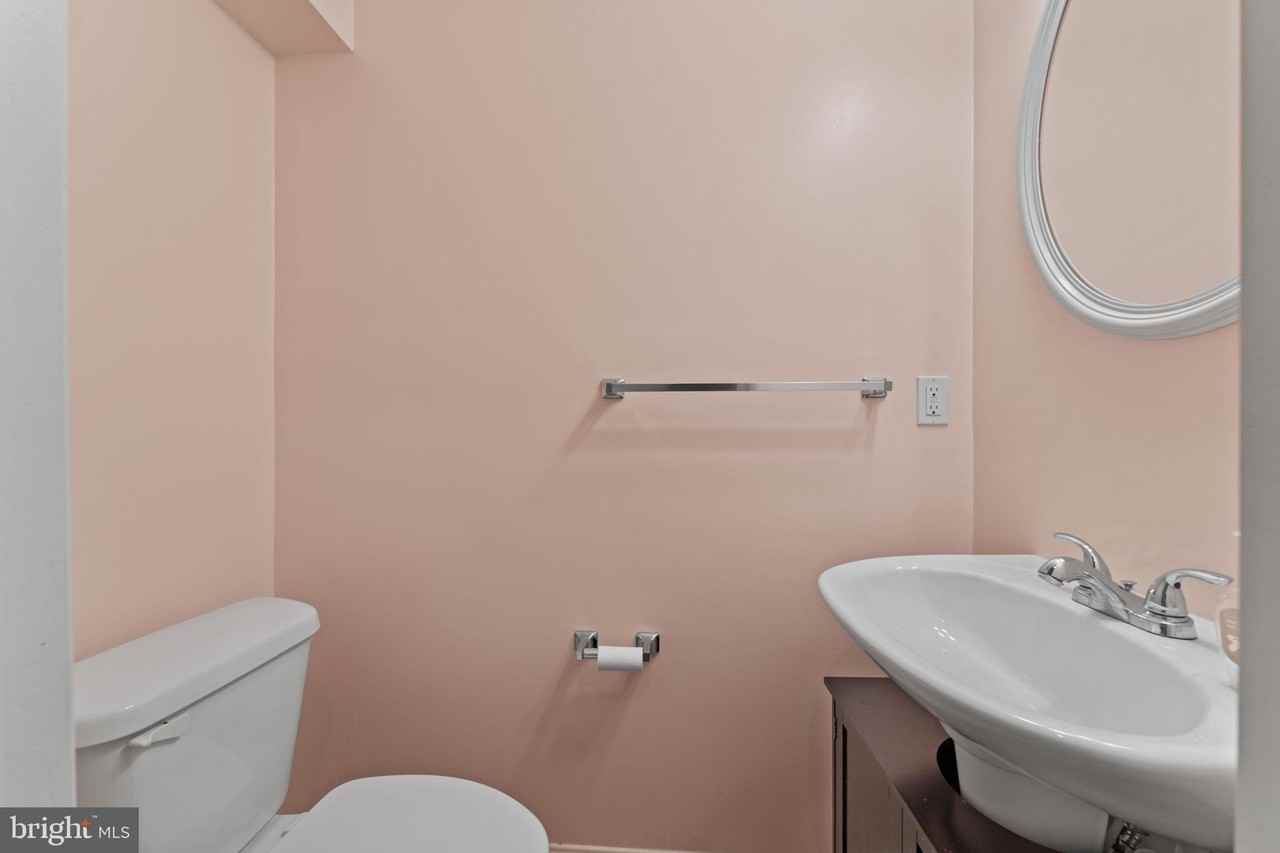 702 Anoosh Ct - Photo 7 of 30