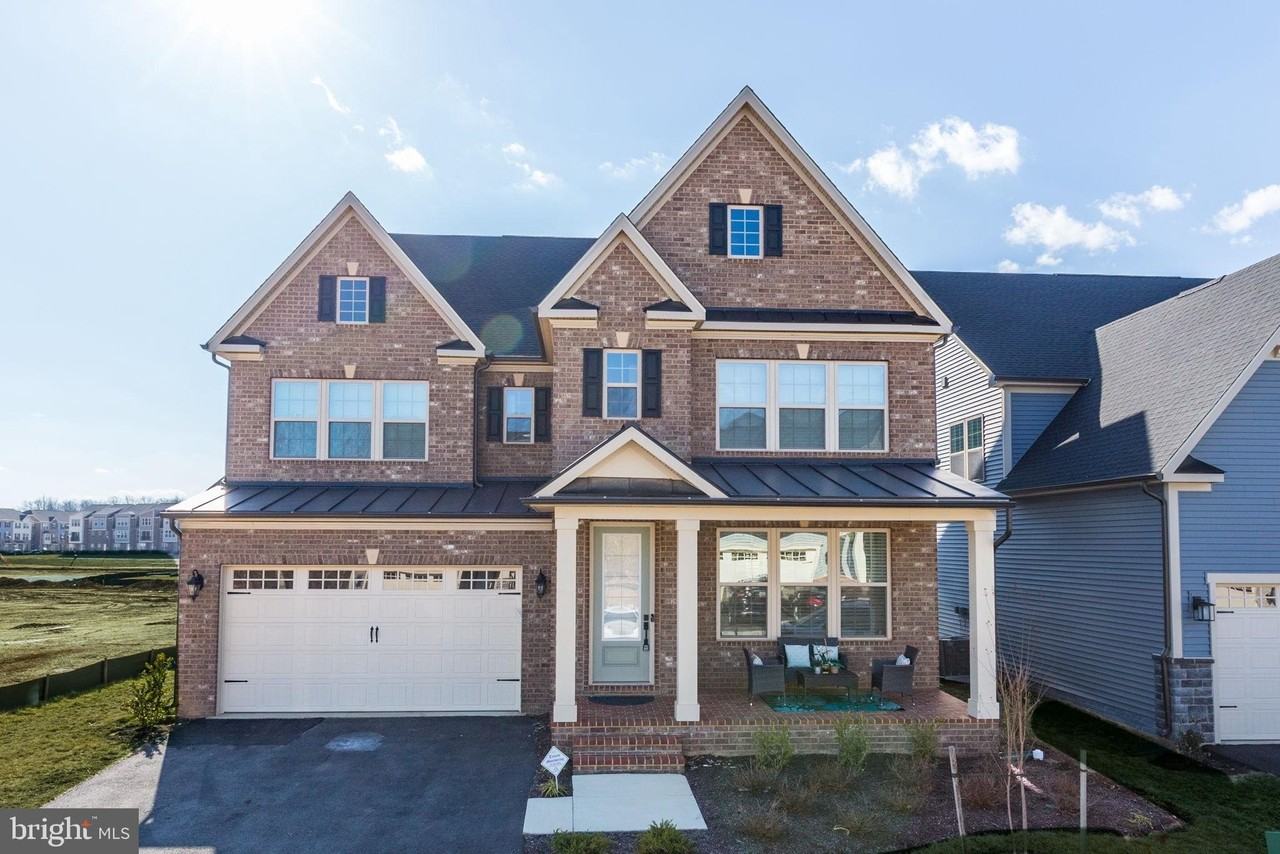 6547 Clubhouse Dr - Photo 4 of 50