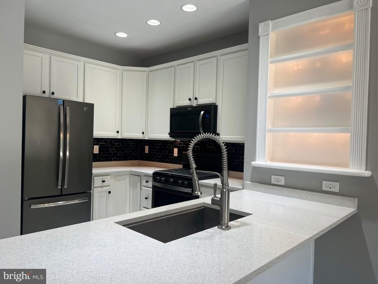55 Glacier Dr - Photo 3 of 26