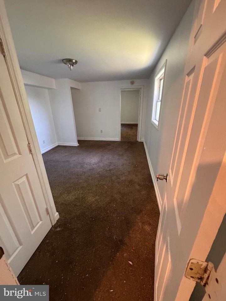 146 W Hanover St #1 - Photo 4 of 5