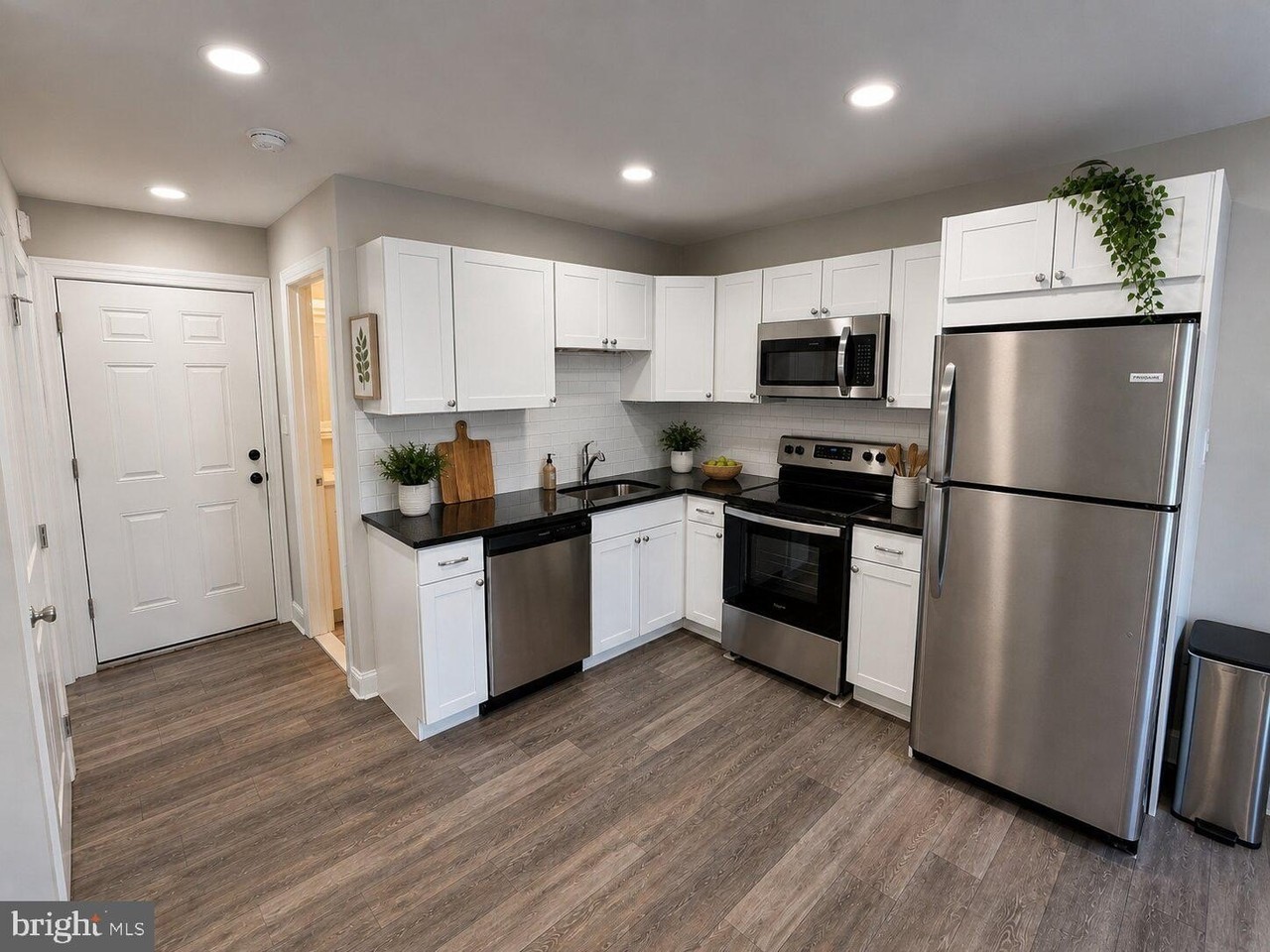 37 Bridge St #304 - Photo 4 of 5