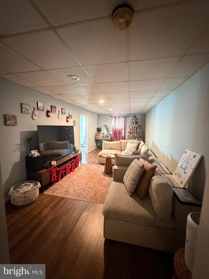 102 W State St #1 - Photo 3 of 4