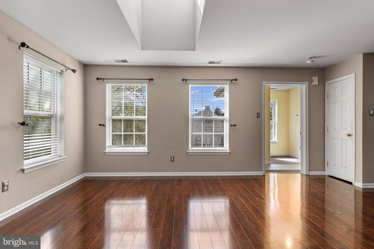 312 Riverbirch Cir #802 - Photo 4 of 39