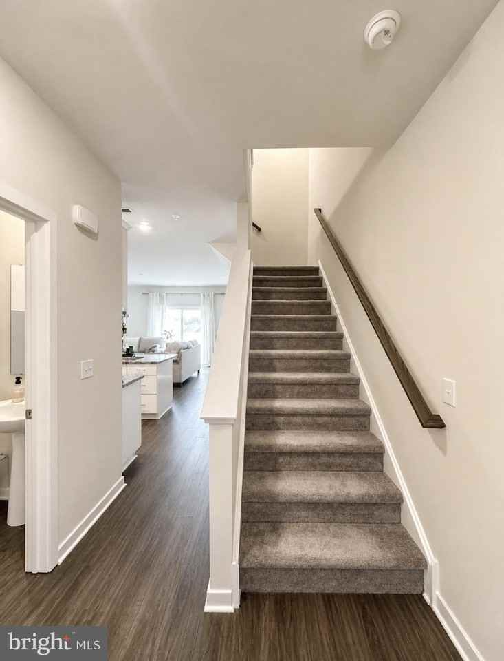 4913 Brookside Ct - Photo 3 of 38