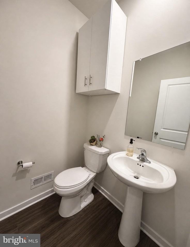 4913 Brookside Ct - Photo 4 of 38