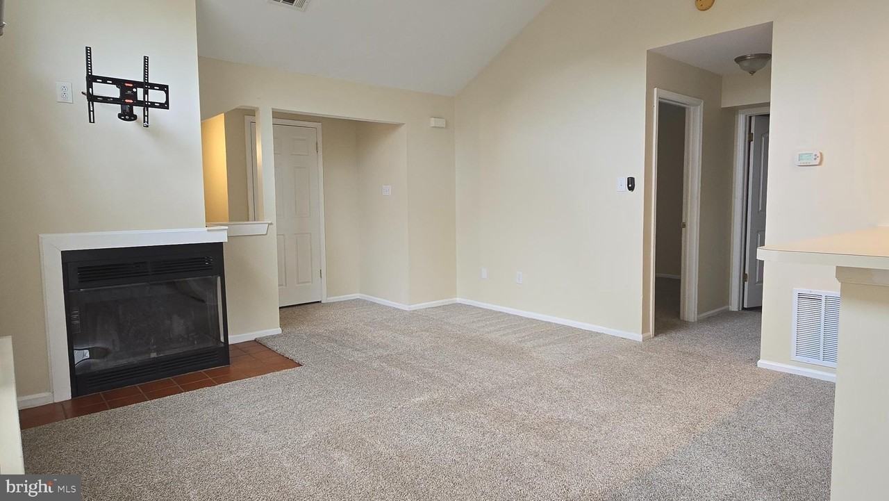 208 Foxmeadow Dr - Photo 7 of 27