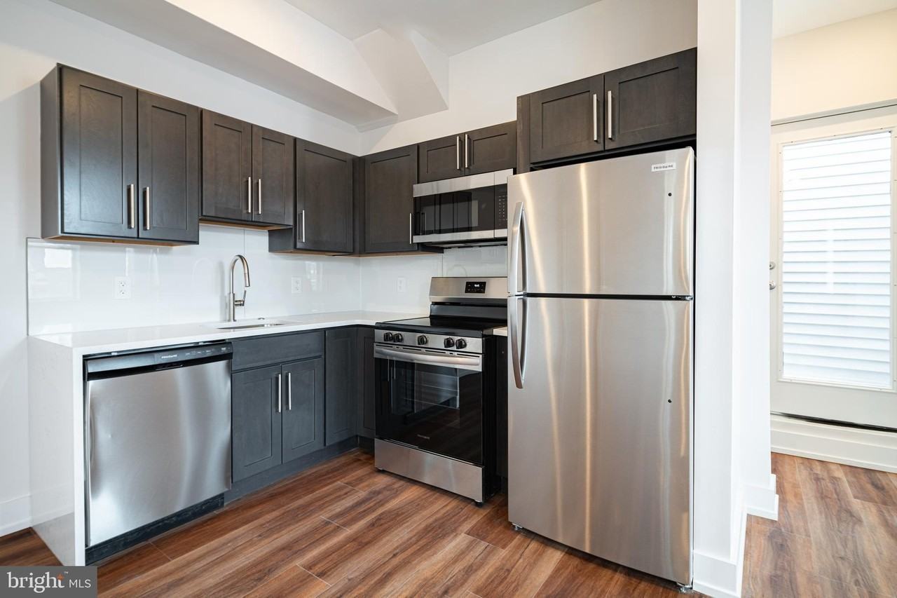 212 W Manheim St #3 - Photo 3 of 15