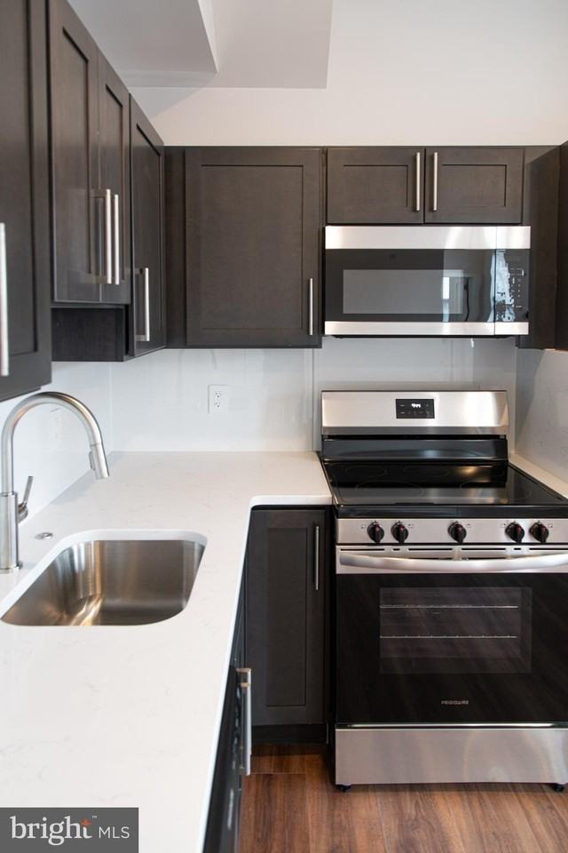 212 W Manheim St #3 - Photo 4 of 15