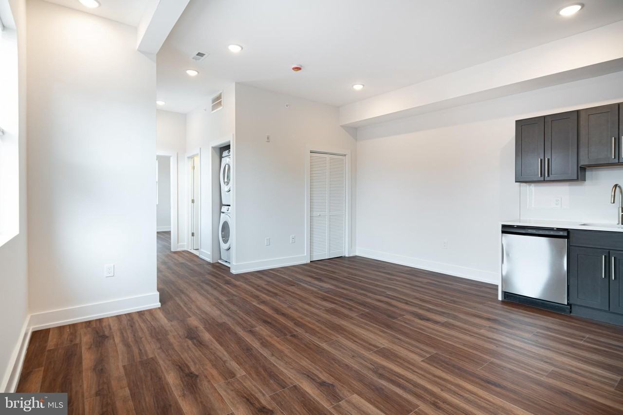 212 W Manheim St #3 - Photo 7 of 15