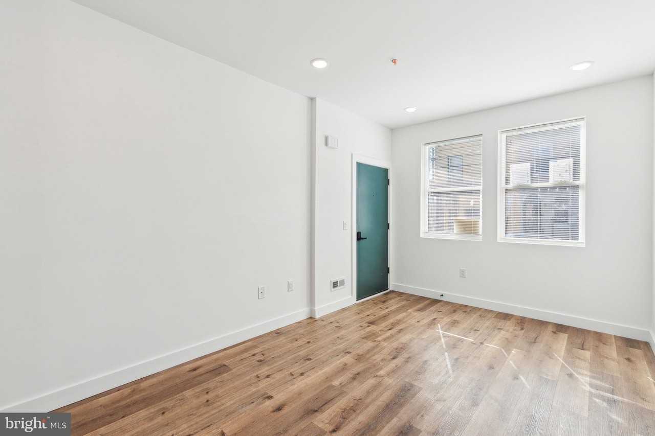 415 W York St #1 - Photo 5 of 21