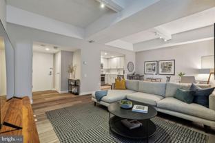 875 Sansom St #827 - Photo 1 of 1