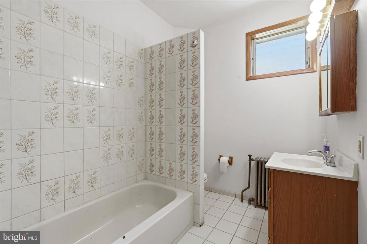 2657 E Ann St #1R - Photo 7 of 15