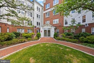 801 S Greenbrier St #215 - Photo 1 of 1