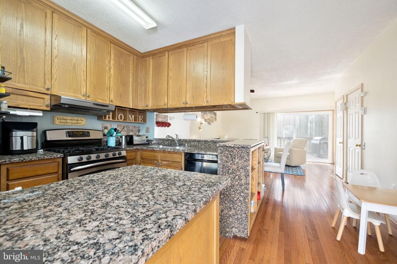 7248 Stover Dr - Photo 3 of 27