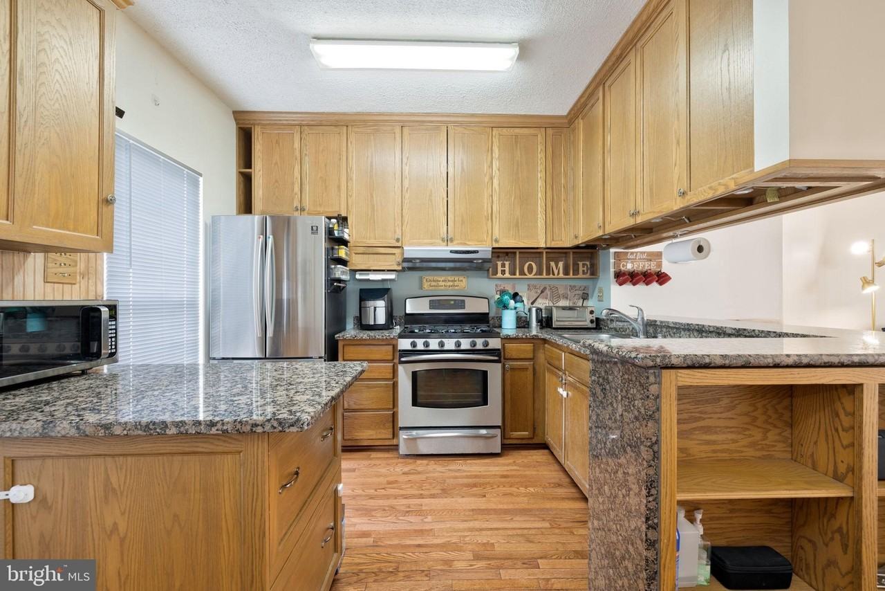 7248 Stover Dr - Photo 4 of 27